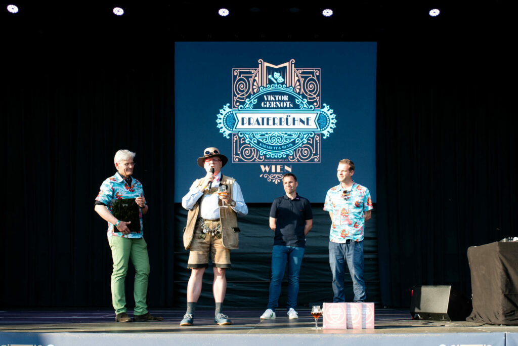 Andreas Urban, Conrad Seidl, Markus Trinker und Markus Betz auf der Bühne.